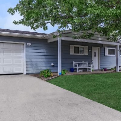 Copy-of-Photo-2-front-view-with-driveway-of-the-estates-at-eagles-pointe-8705239